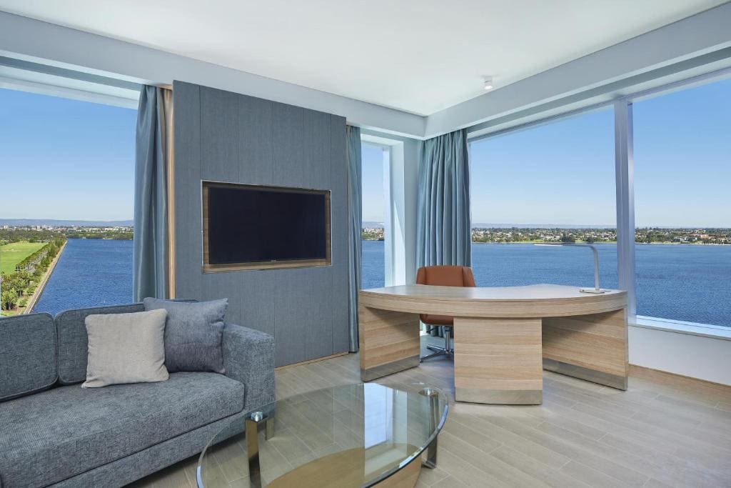 Premier King Room with River View room - Image 2
