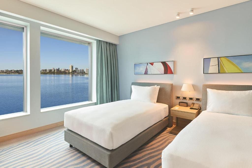 Twin Room with River View room - Image 3