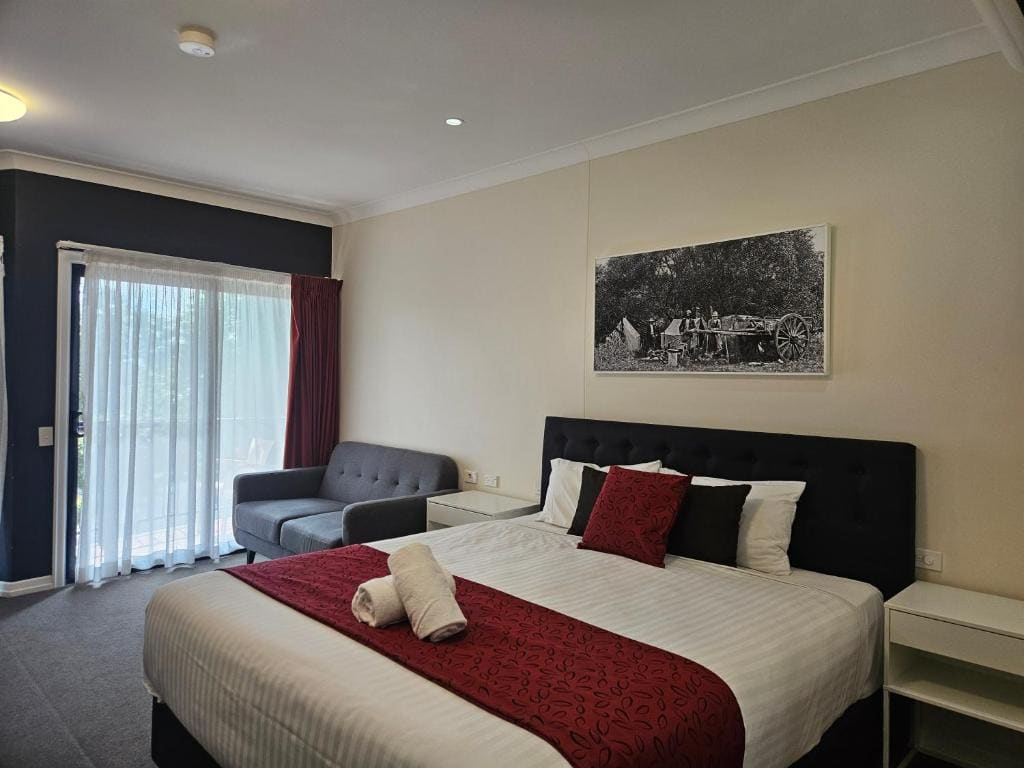 Deluxe King Room room - Image 2