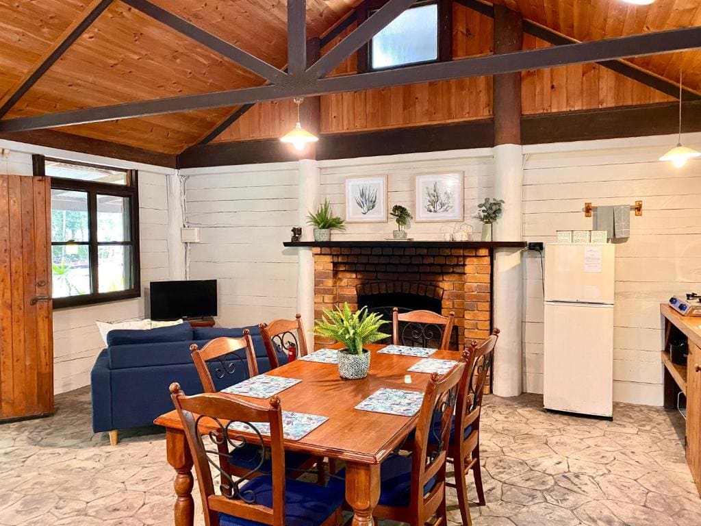 Cottage room - Image 3