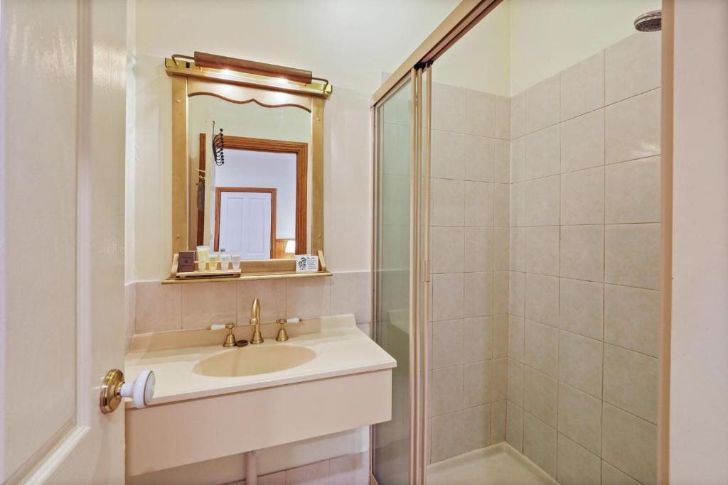 Deluxe King Studio room - Image 3