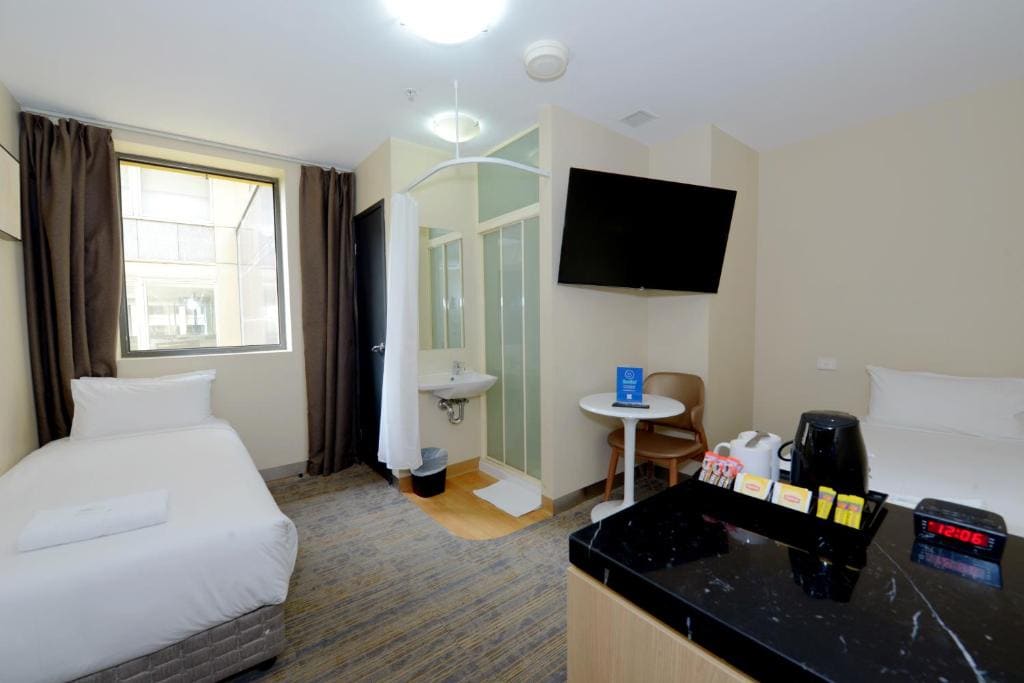 Standard Twin Room room - Image 2