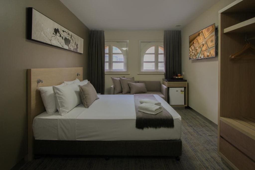 Superior Queen Room room - Image 1