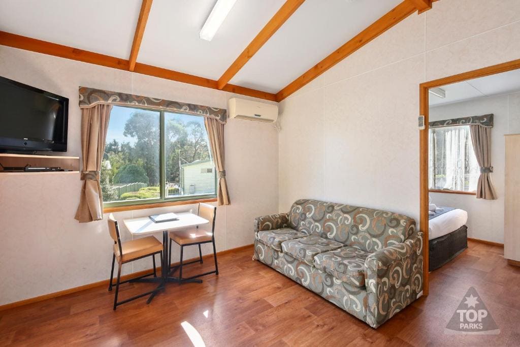 One-Bedroom Cabin room - Image 2