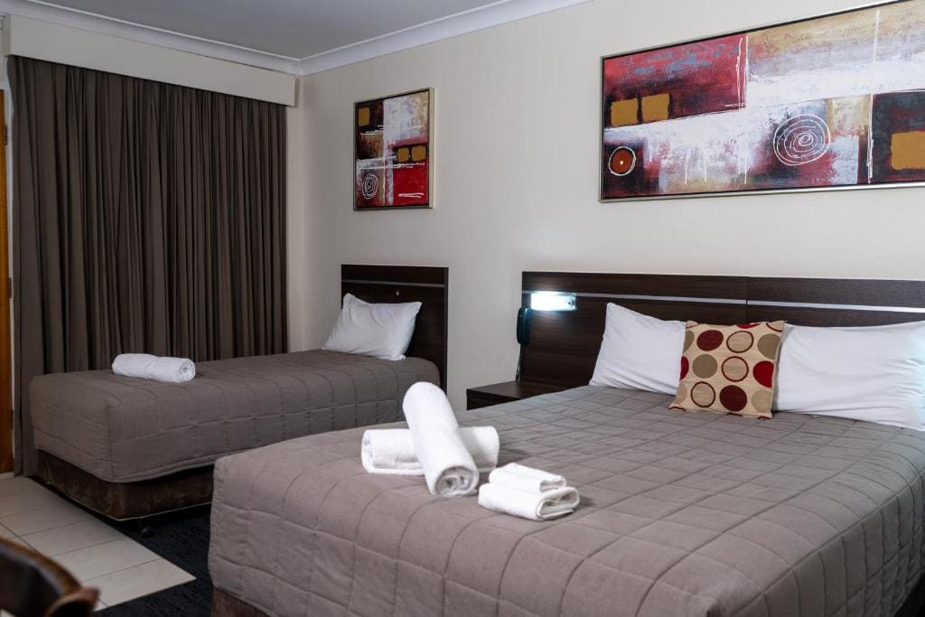 King Room with Spa Bath room - Image 1