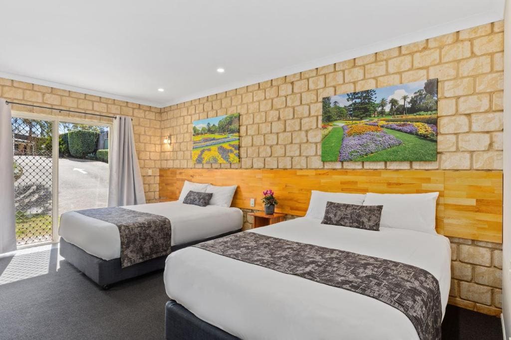 Two-Bedroom Apartment with Balcony room - Image 3