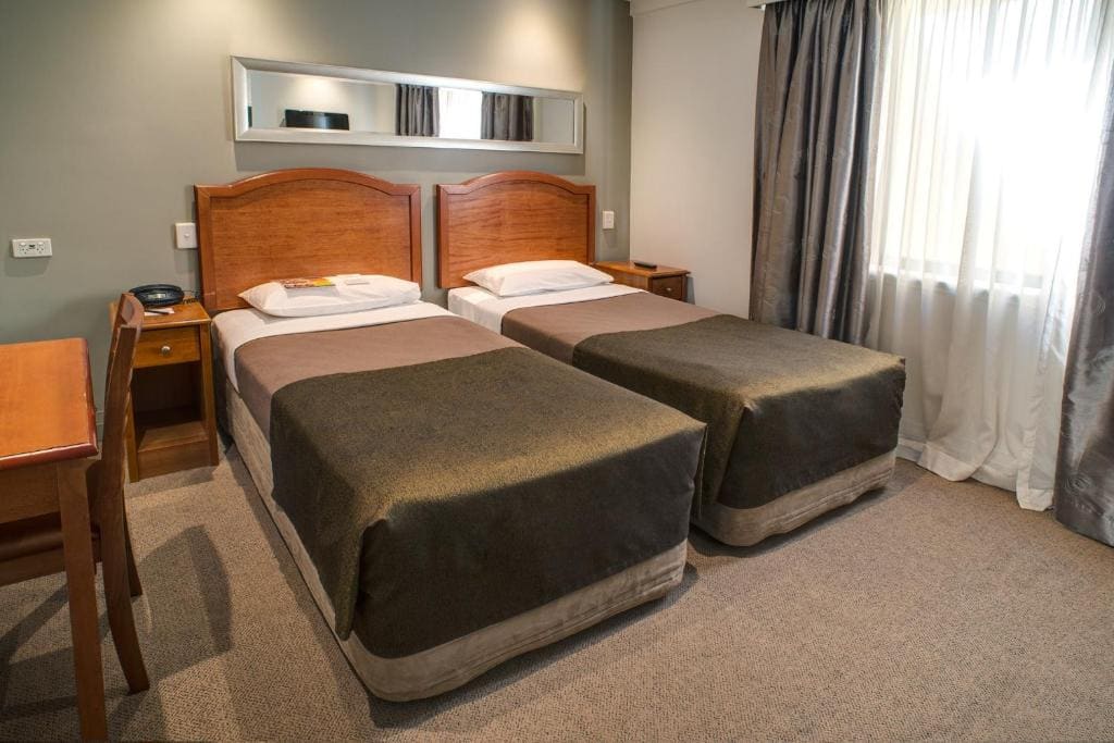 Standard Twin Room room - Image 3