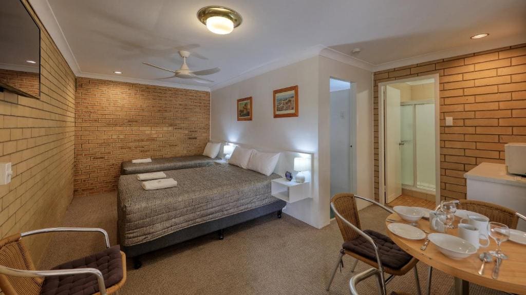 Family Room room - Image 1