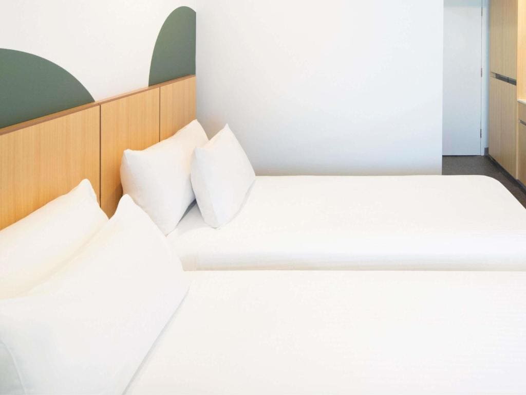 Superior Twin Room room - Image 2
