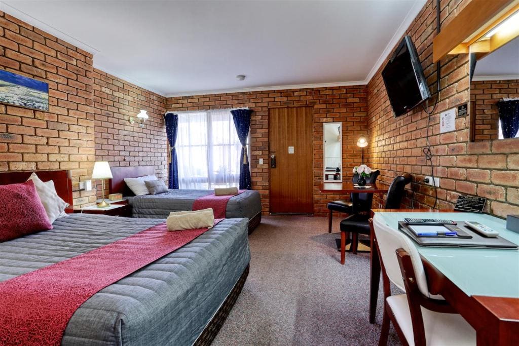 Deluxe Twin Room room - Image 1