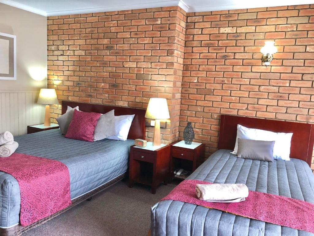 Deluxe Twin Room room - Image 2