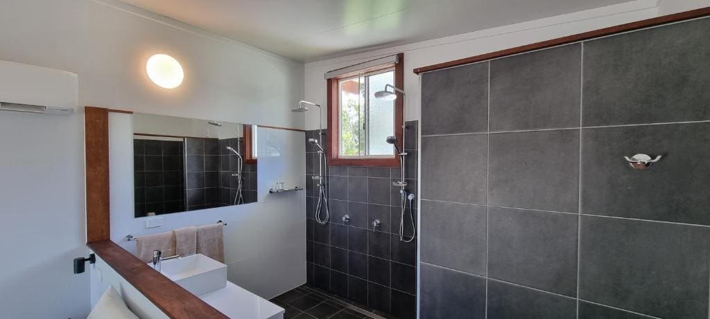 Double Room with Spa Bath room - Image 3