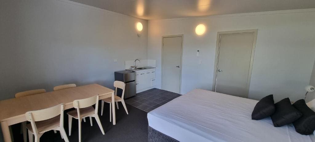 Deluxe Family Suite room - Image 3