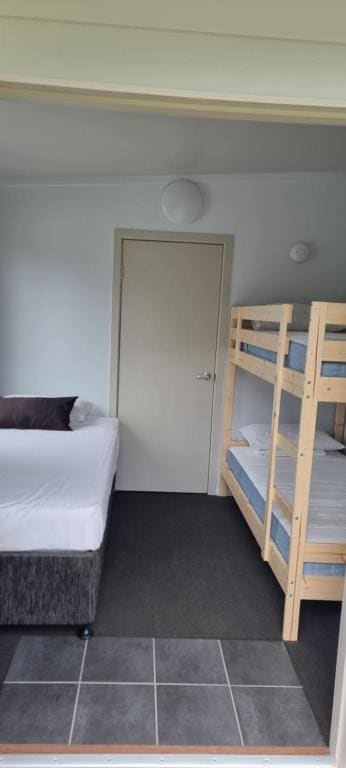 Deluxe Family Suite room - Image 1