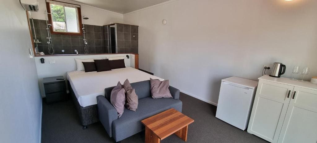 Double Room with Spa Bath room - Image 1