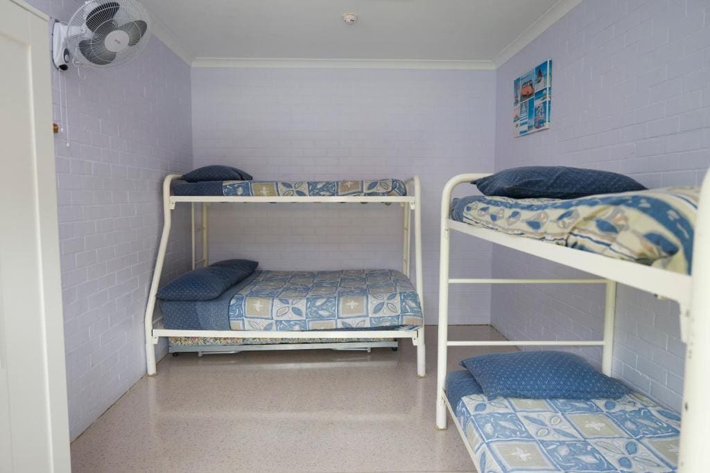 Family Room with Shared Bathroom room - Image 1