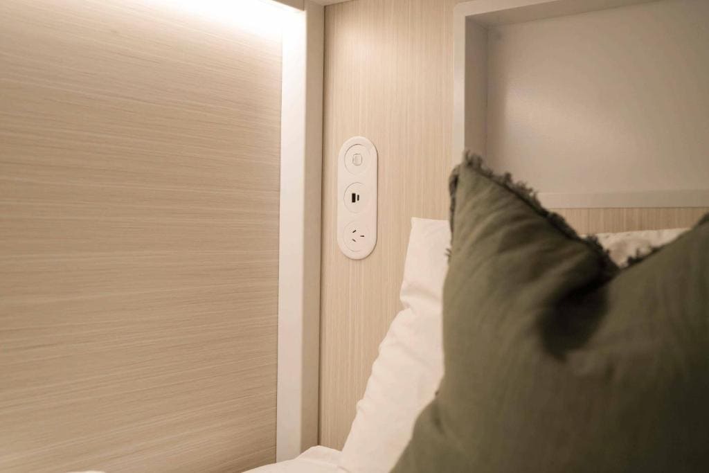 Entire Superior 6 Bed Triple Bunk Ensuite Dorm room - Image 3