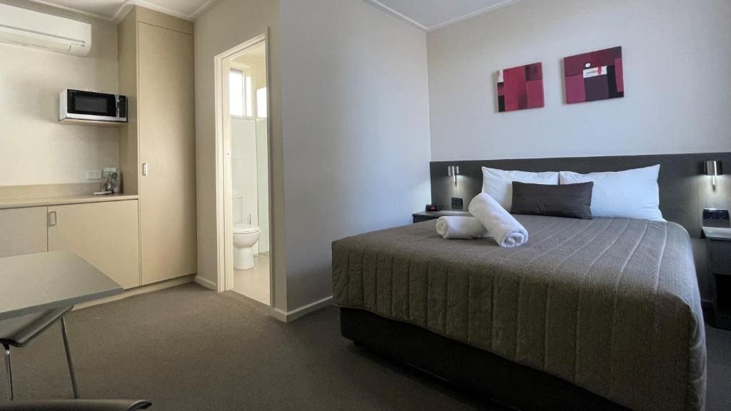 Superior Queen Room room - Image 1