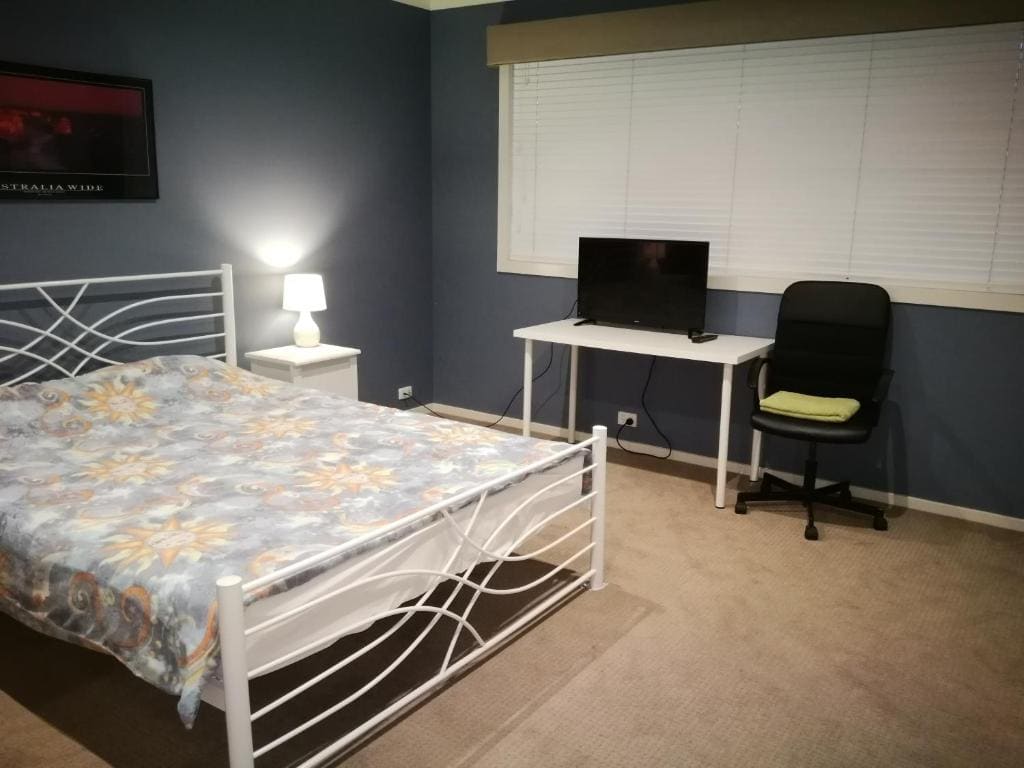 Room 3 - 85 ft² room - Image 2