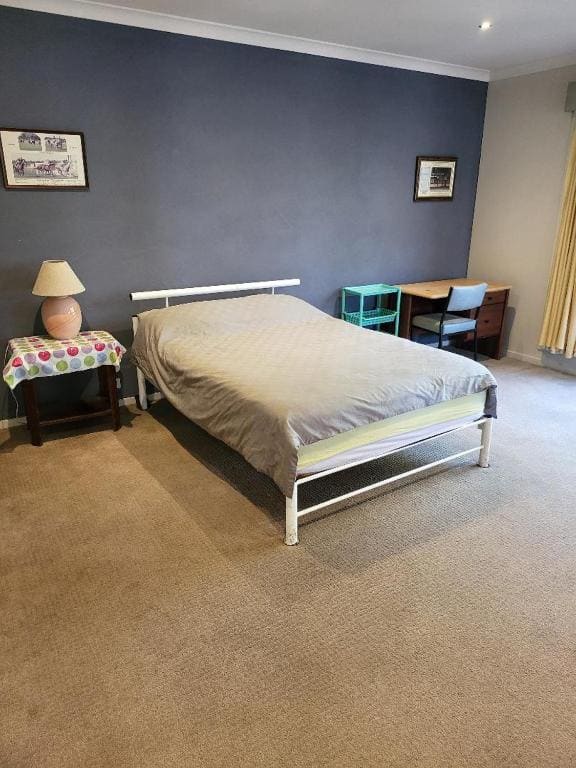 Standard Double Room with Shared Bathroom room - Image 2