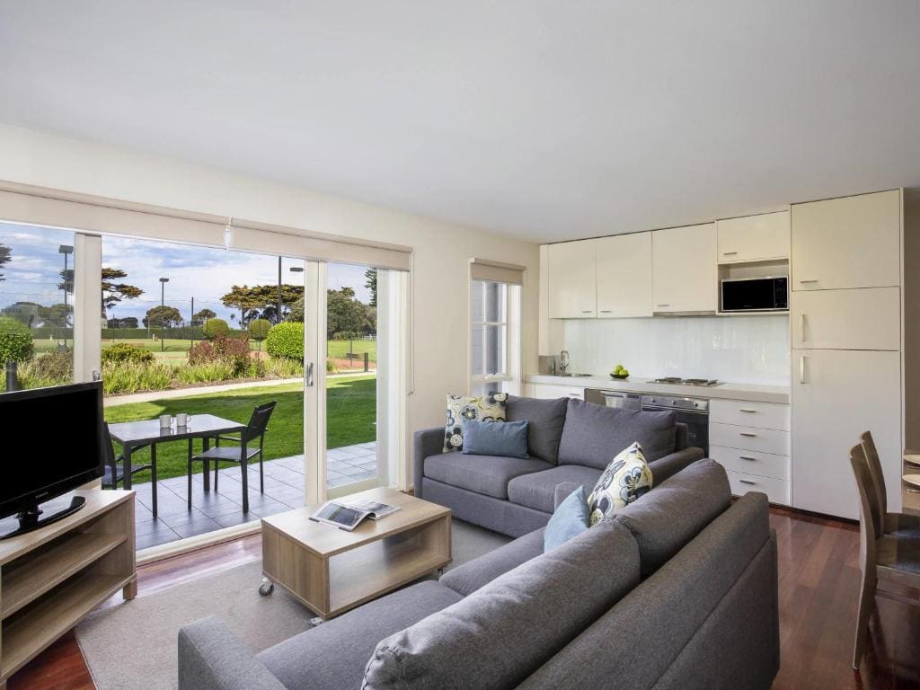 One-Bedroom with Garden View room - Image 3