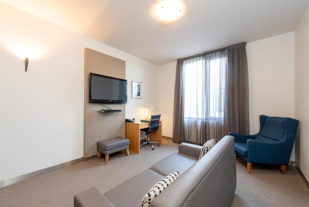 One-Bedroom Suite room - Image 1