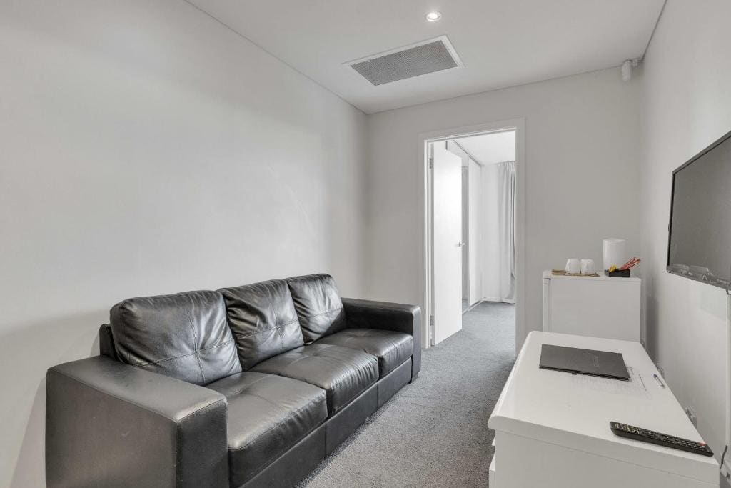 Two Bedroom Studio - Offsite & Stair Access only room - Image 3
