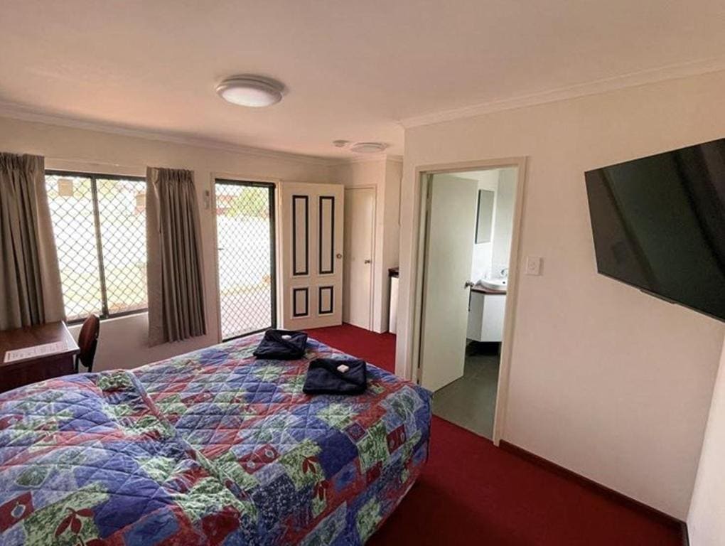 Family Room with Private Bathroom room - Image 1