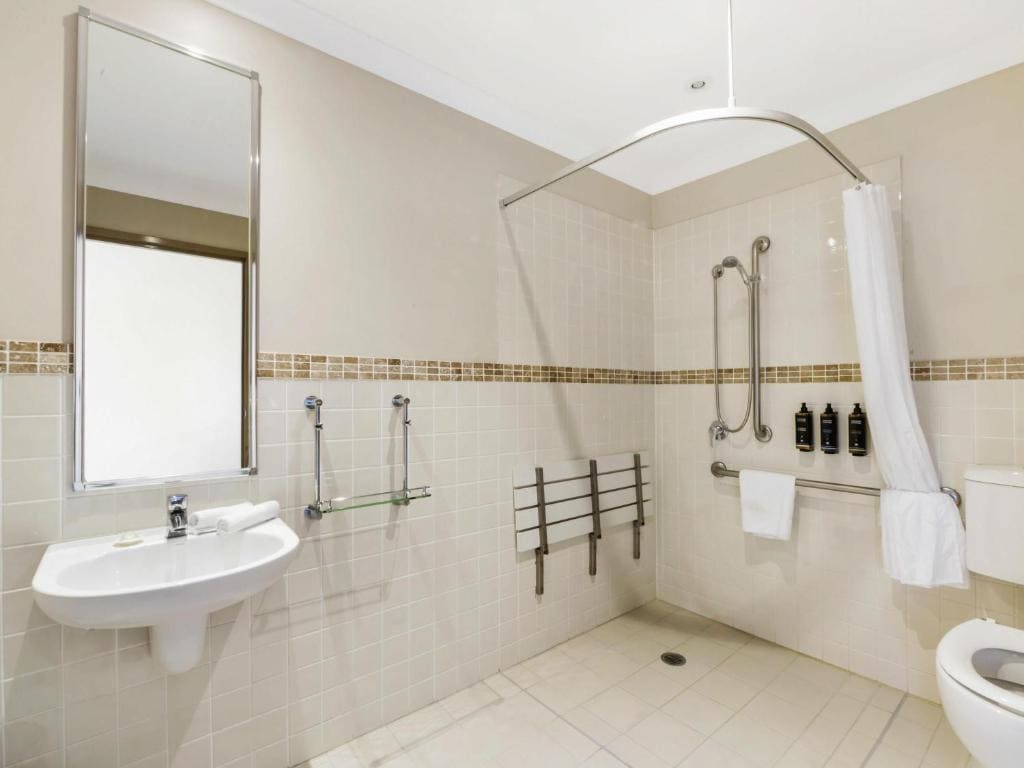 Accessible King Room room - Image 1