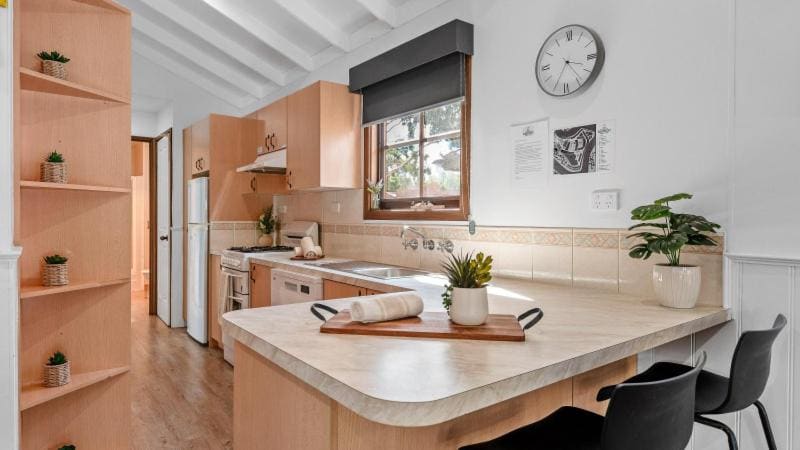 2 Bedroom Pioneer Riverfront room - Image 3