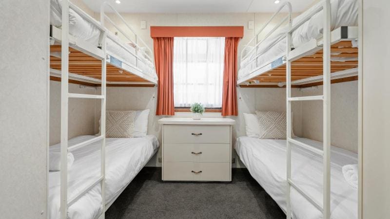2 Bedroom Pioneer Setback room - Image 1