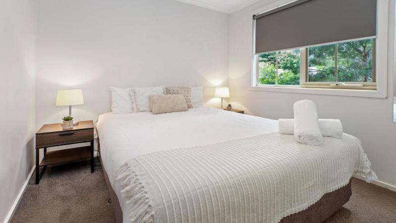 2 Bedroom Settlers Inland room - Image 1