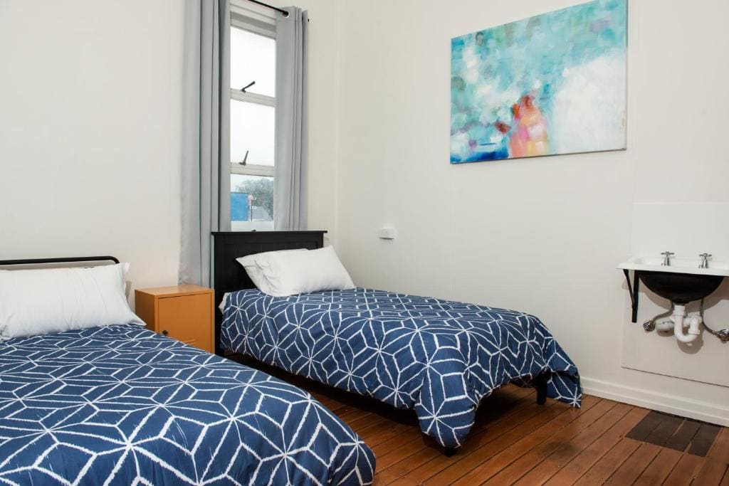 Family Room room - Image 2