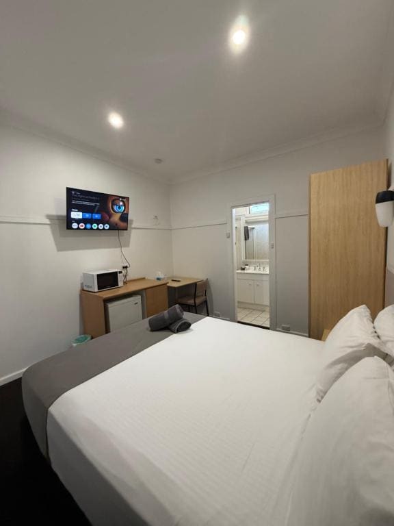 Standard Queen Room room - Image 2
