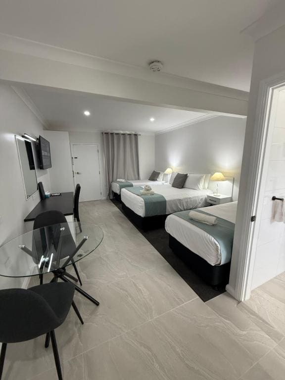 Triple Room - Disability Access room - Image 2