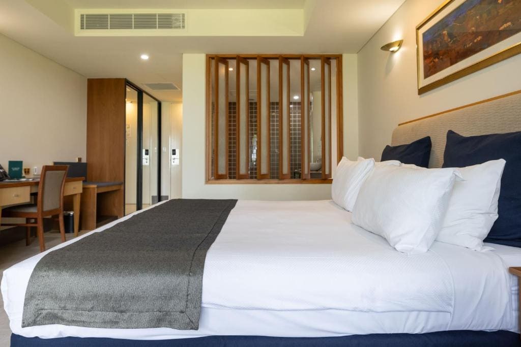 Superior King Room room - Image 3