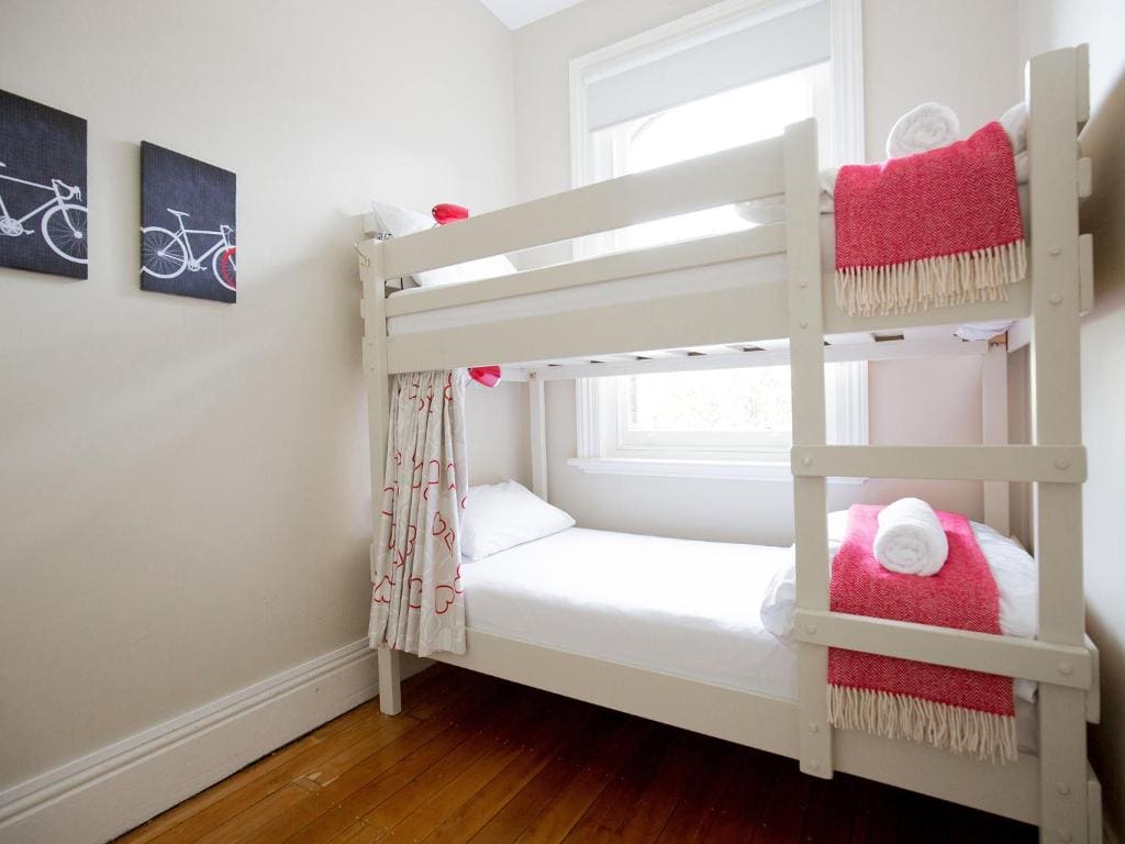 Twin Room with Bunk Beds room - Image 3
