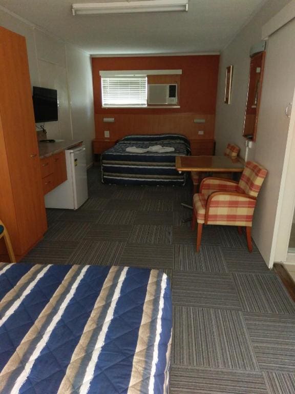 Standard Triple Room room - Image 1
