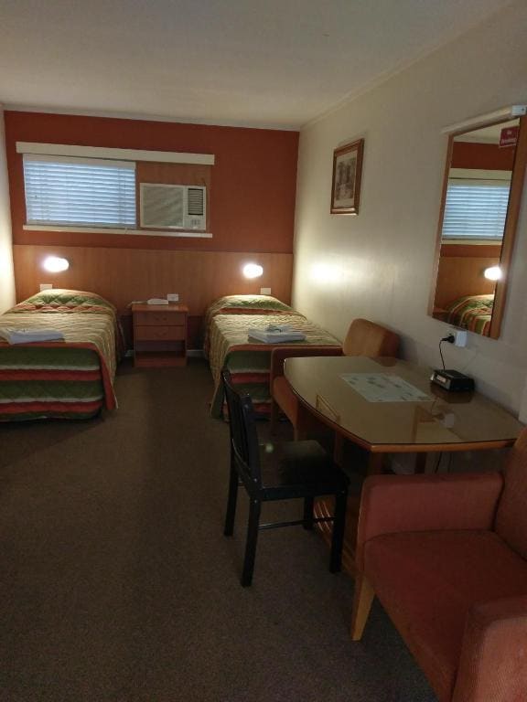Standard Twin Room room - Image 2
