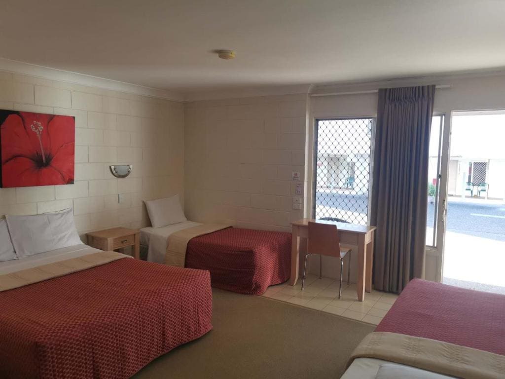 Family Room room - Image 2