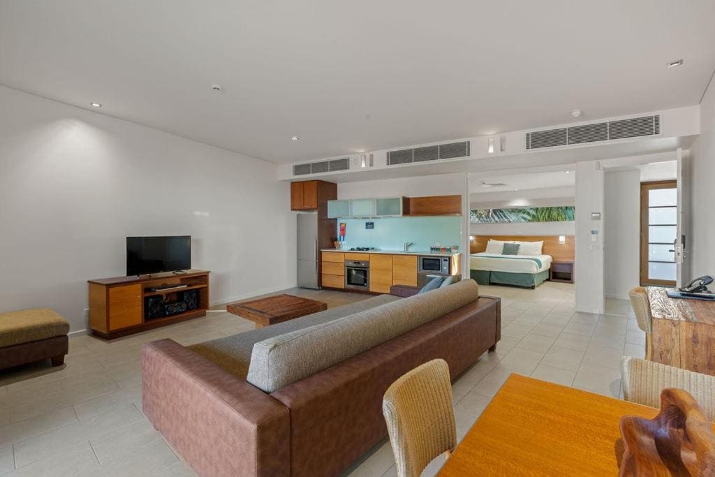One-Bedroom Apartment room - Image 3