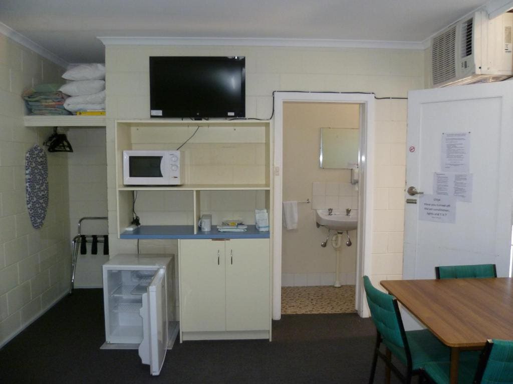 Standard Family Room room - Image 1