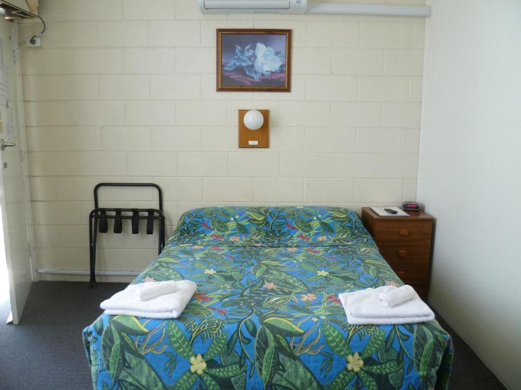 Standard Triple Room room - Image 3