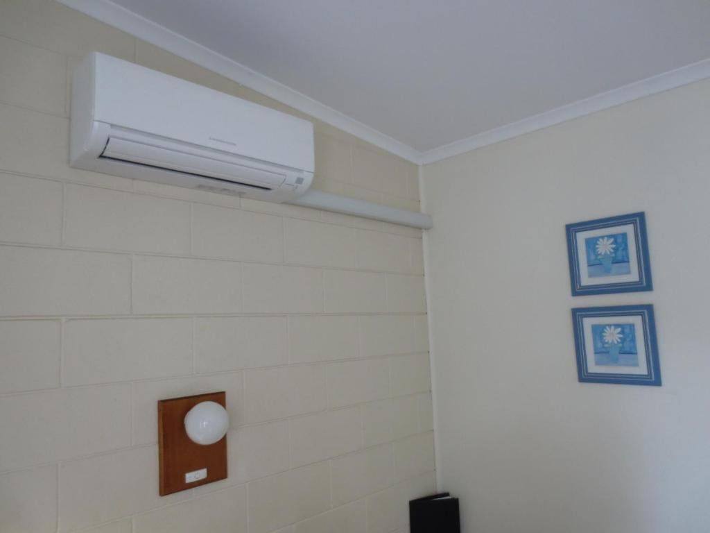 Standard Twin Room room - Image 3