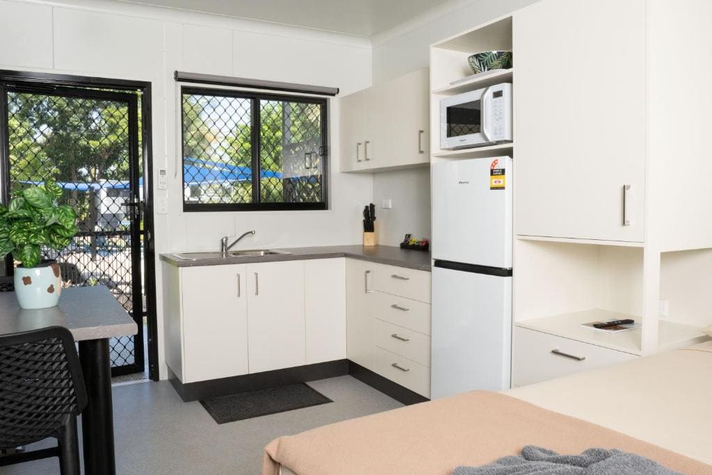 Studio with Pool View room - Image 1
