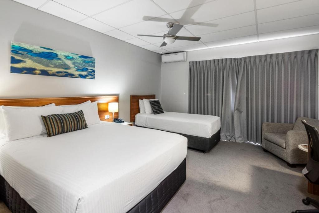 Deluxe Twin Room room - Image 3