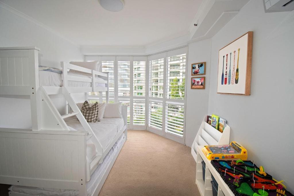Standard Three-Bedroom Apartment room - Image 3