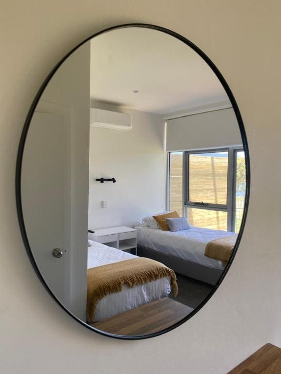 Superior Twin Room with Sea View room - Image 3