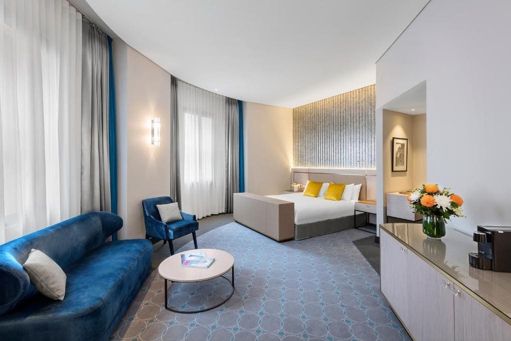 Paradox Studio Spa Suite - King room - Image 1