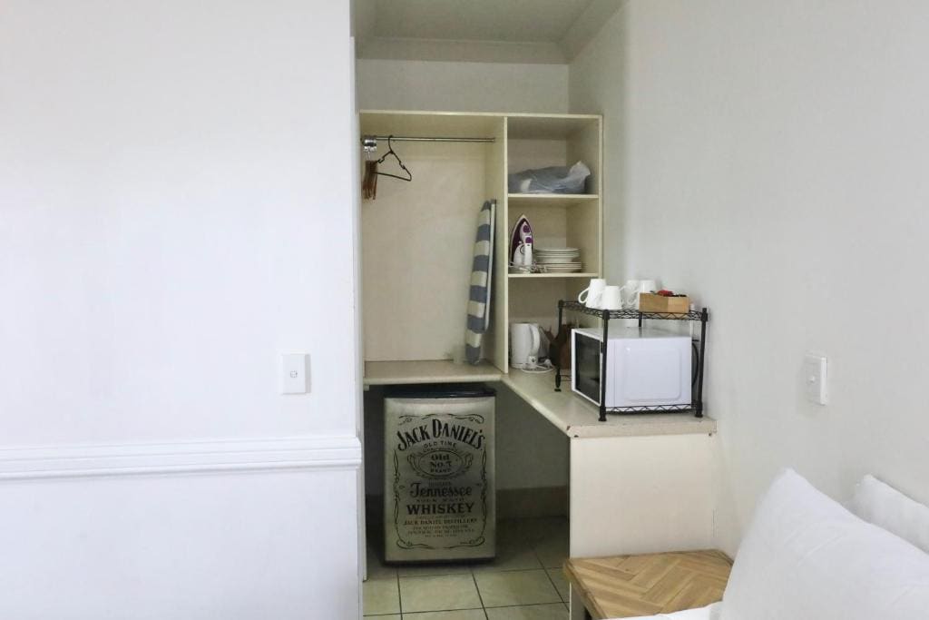 Family Room with Private Bathroom room - Image 3